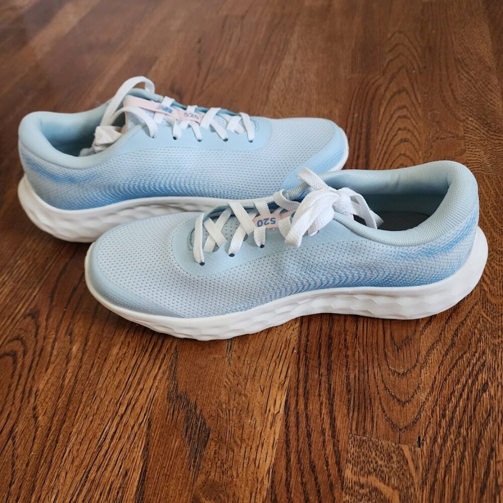 New Balance / Girls Sneakers / Blue / Size 4.5 / NWOT